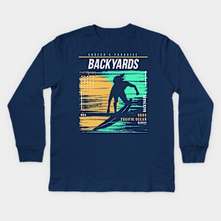 Retro Surfing Backyards Oahu Hawaii // Vintage Surfer Beach // Surfer's Paradise Kids Long Sleeve T-Shirt